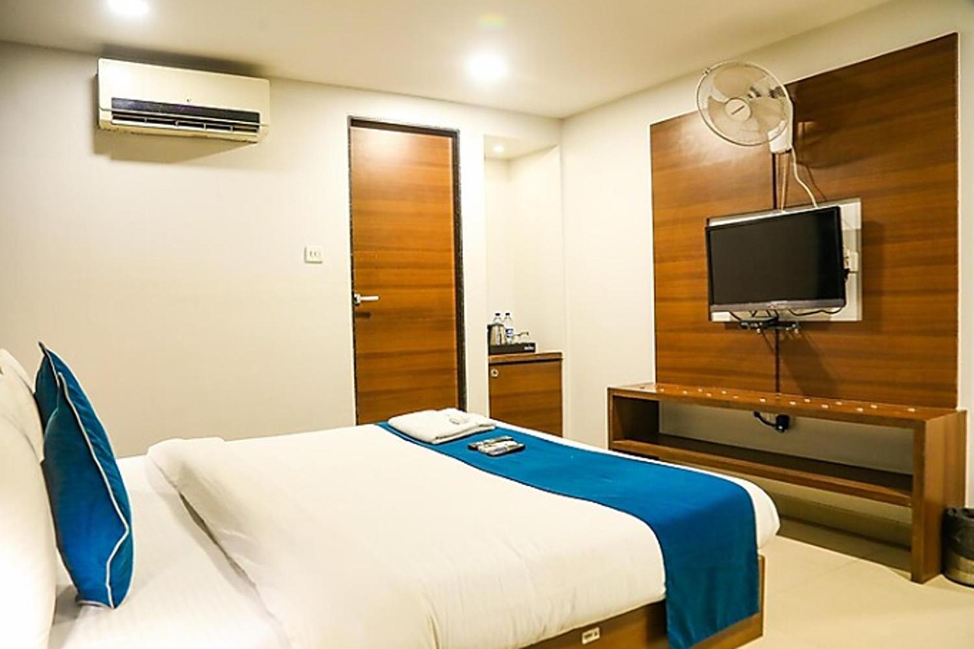 מומביי Hotel Concord Galaxy מראה חיצוני תמונה